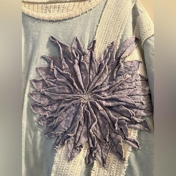 Oli & Hali Blue and Cream Blouse with Purple Floral Accent - Picture 3 of 12